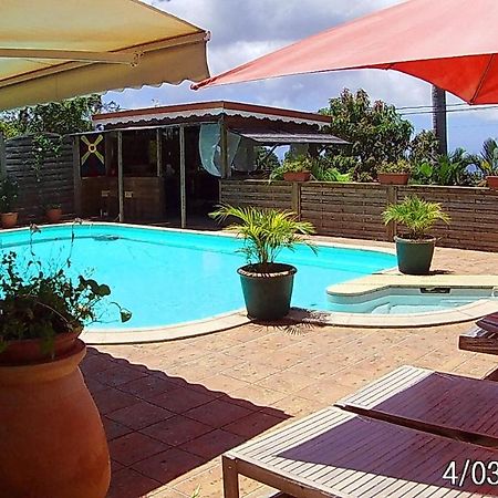Agréable chambre d'hôtes, SDB, piscine, carbet cuisine. Saint-Claude Exterior foto