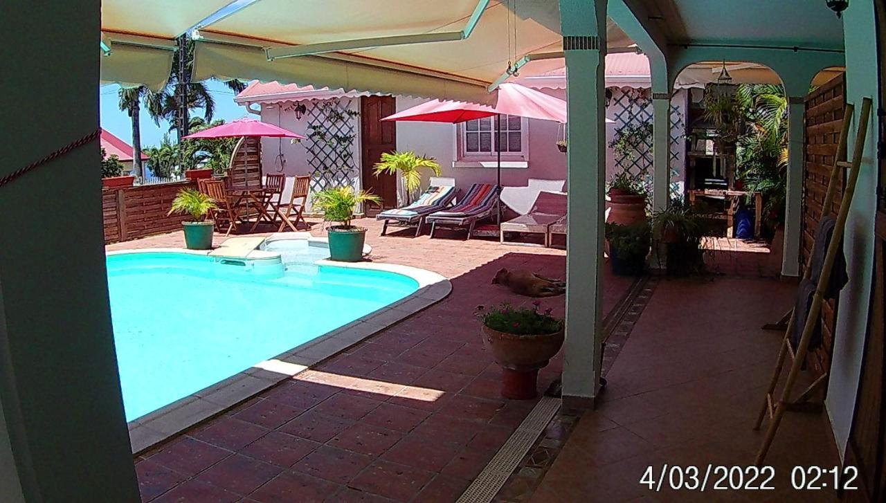 Agréable chambre d'hôtes, SDB, piscine, carbet cuisine. Saint-Claude Exterior foto