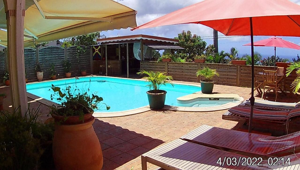 Agréable chambre d'hôtes, SDB, piscine, carbet cuisine. Saint-Claude Exterior foto